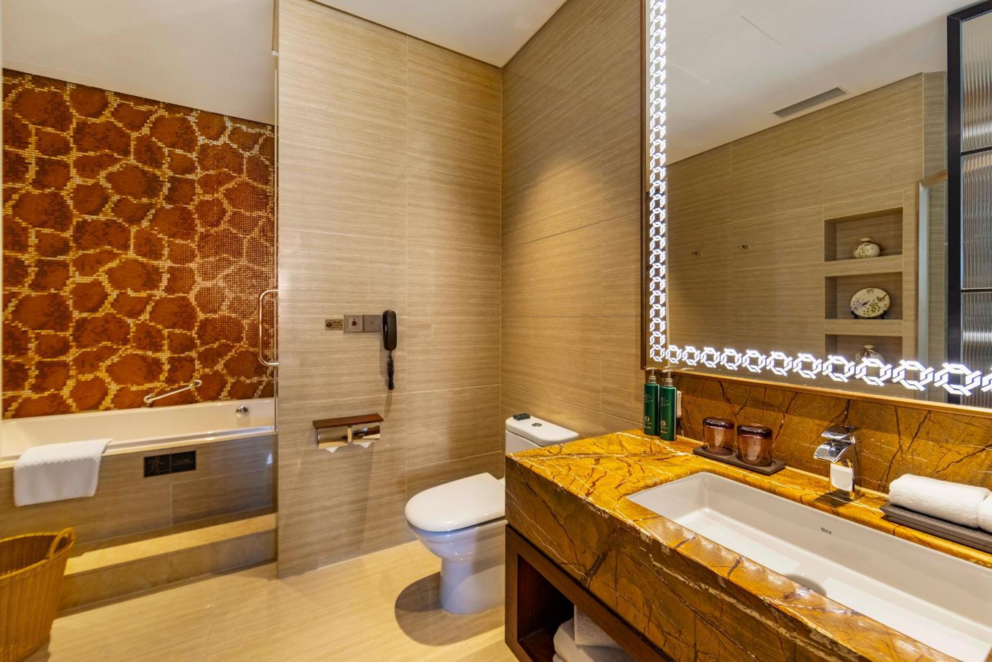 Fondney Hotel Shanghai Necc Hongqiao Airport T2 Exterior photo