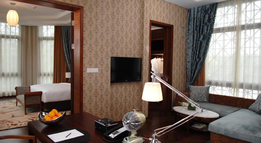 Fondney Hotel Shanghai Necc Hongqiao Airport T2 Exterior photo